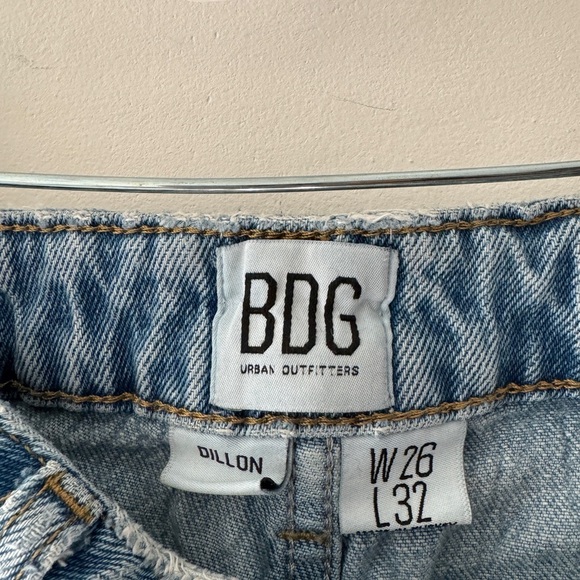 BDG Urban Outfitters Dillon Raw Hem Light Wash Jeans - Picture 7 of 8